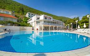 0% Chorvatsko: Jižní Dalmácie přímo u pláže v Hotelu…