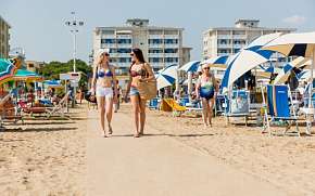 0% Benátsko: Bibione jen 2 minuty od pláže v Hotelu…
